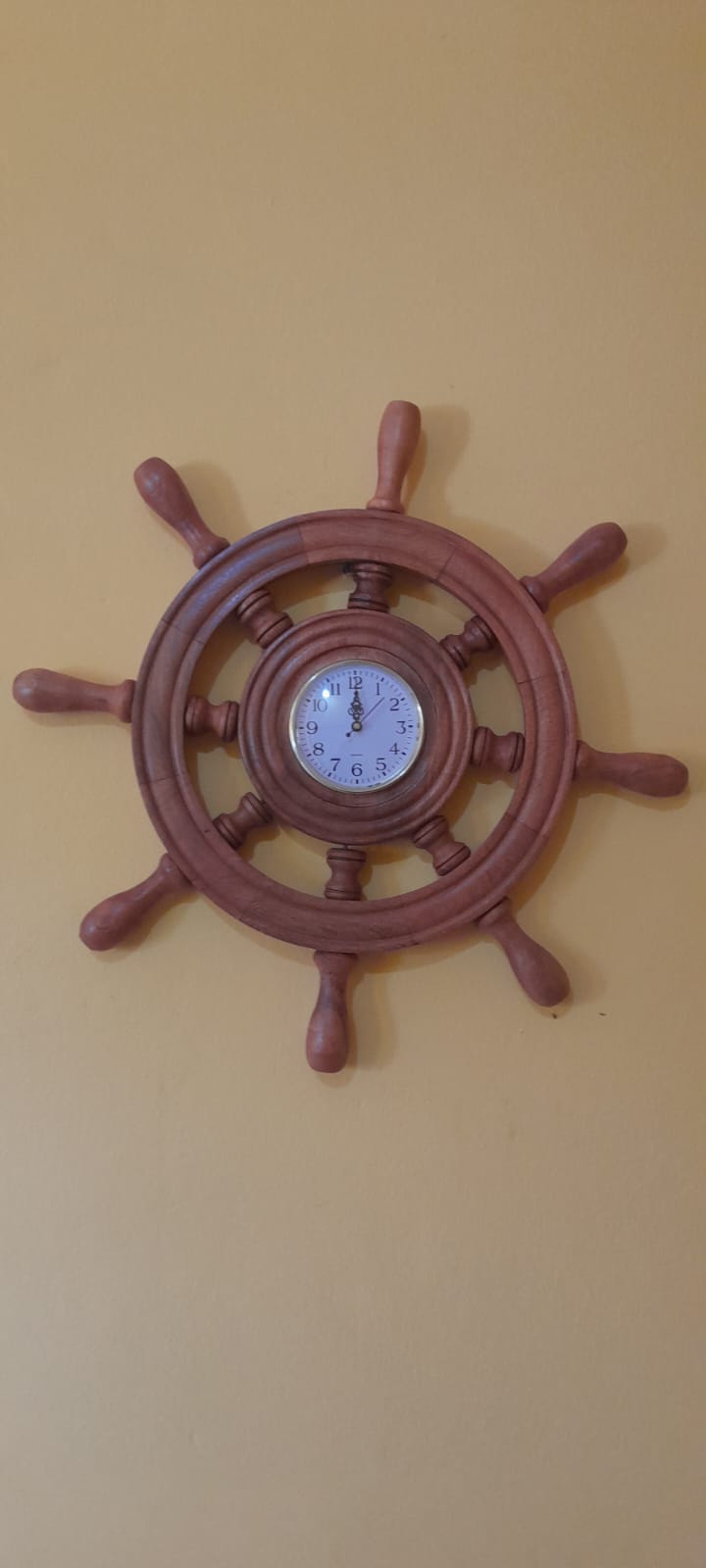Reloj timón de algarrobo